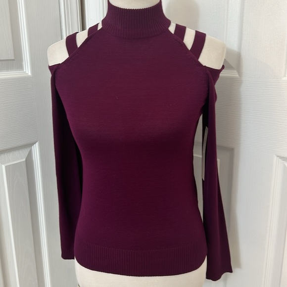 *Crave Fame* Cold Shoulder Thin Sweater Plum Colored Size S Never worn! - Picture 2 of 12